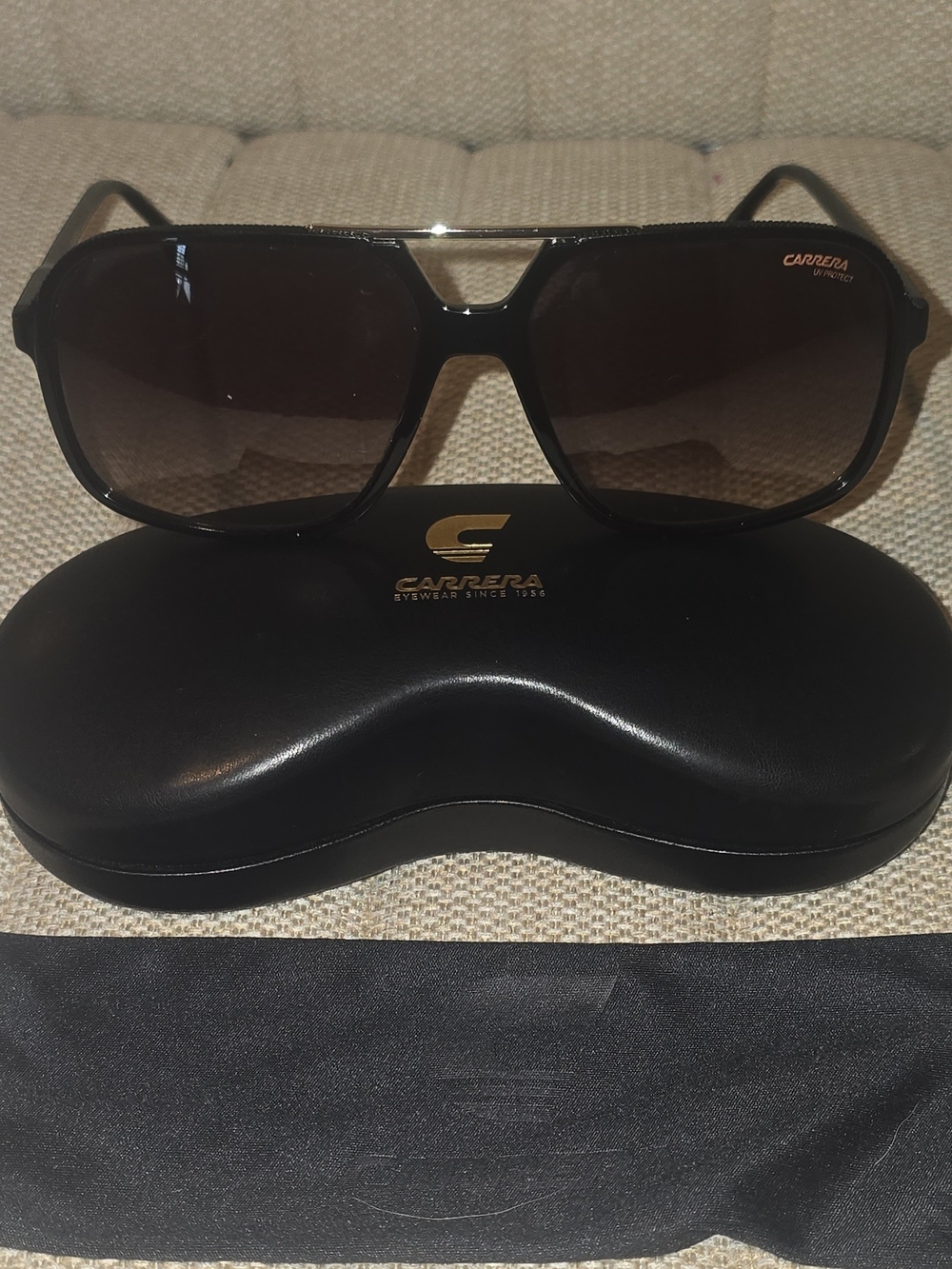 NWOT Carrera Victory C 01/S Unisex Square Aviator Sunglasses Black Case & Cloth